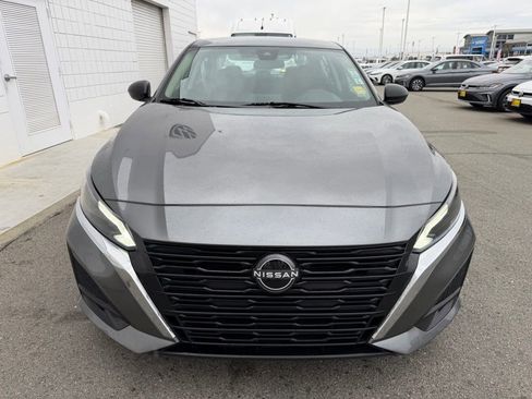 Used 2024 Nissan Altima 2.5 SV image 9