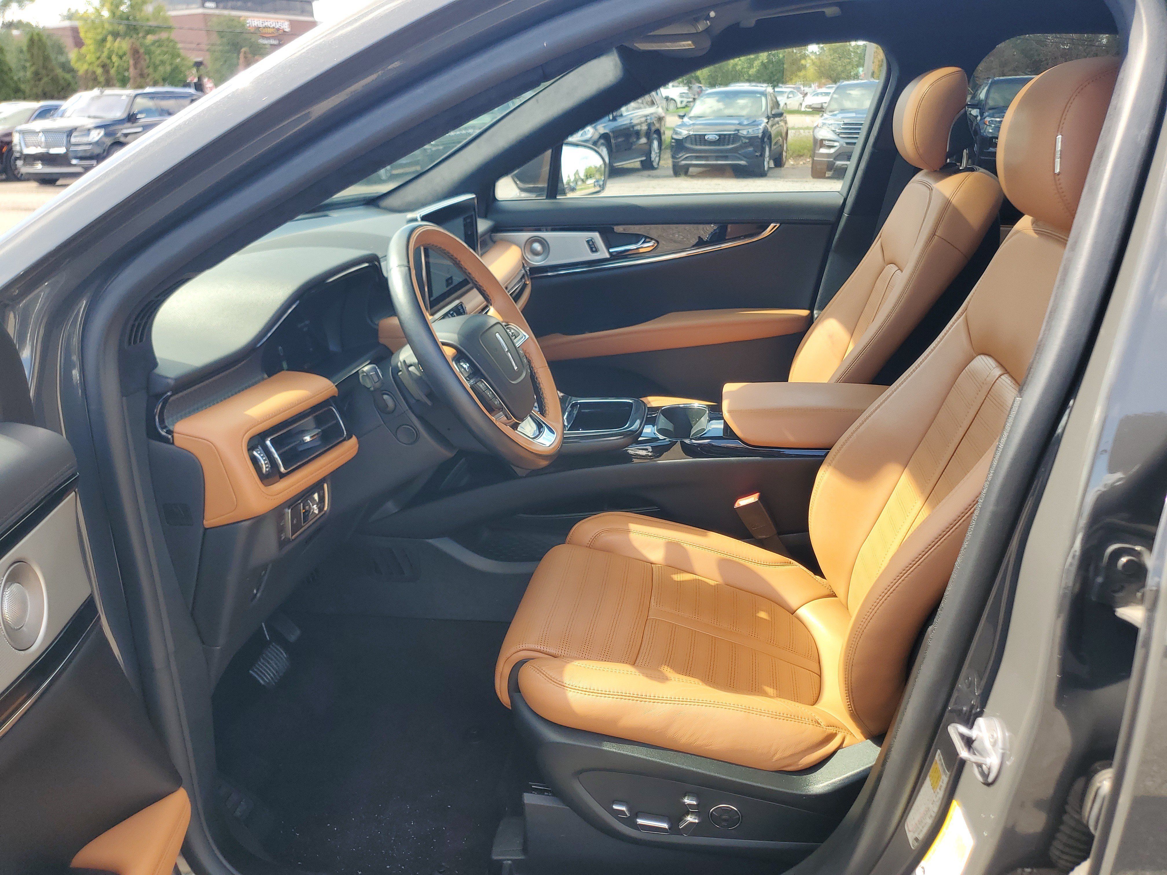 Certified 2023 Lincoln Nautilus Black Label w/ Class II Trailer Tow Package AWD/4WD image 12