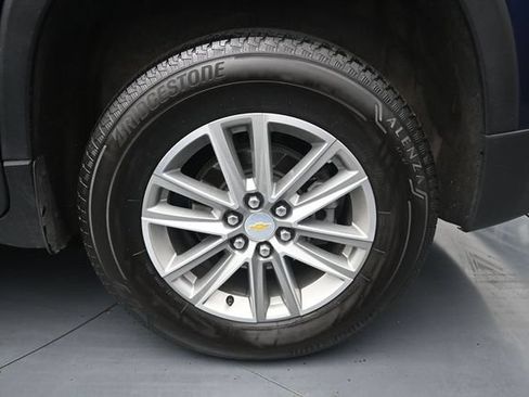 Used 2023 Chevrolet Traverse LT AWD/4WD image 10
