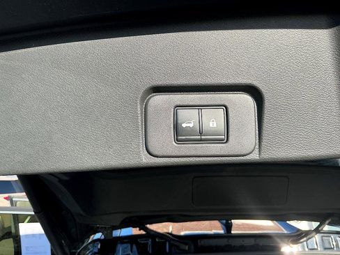 Used 2023 Nissan Rogue SV w/ SV Premium B Package image 26