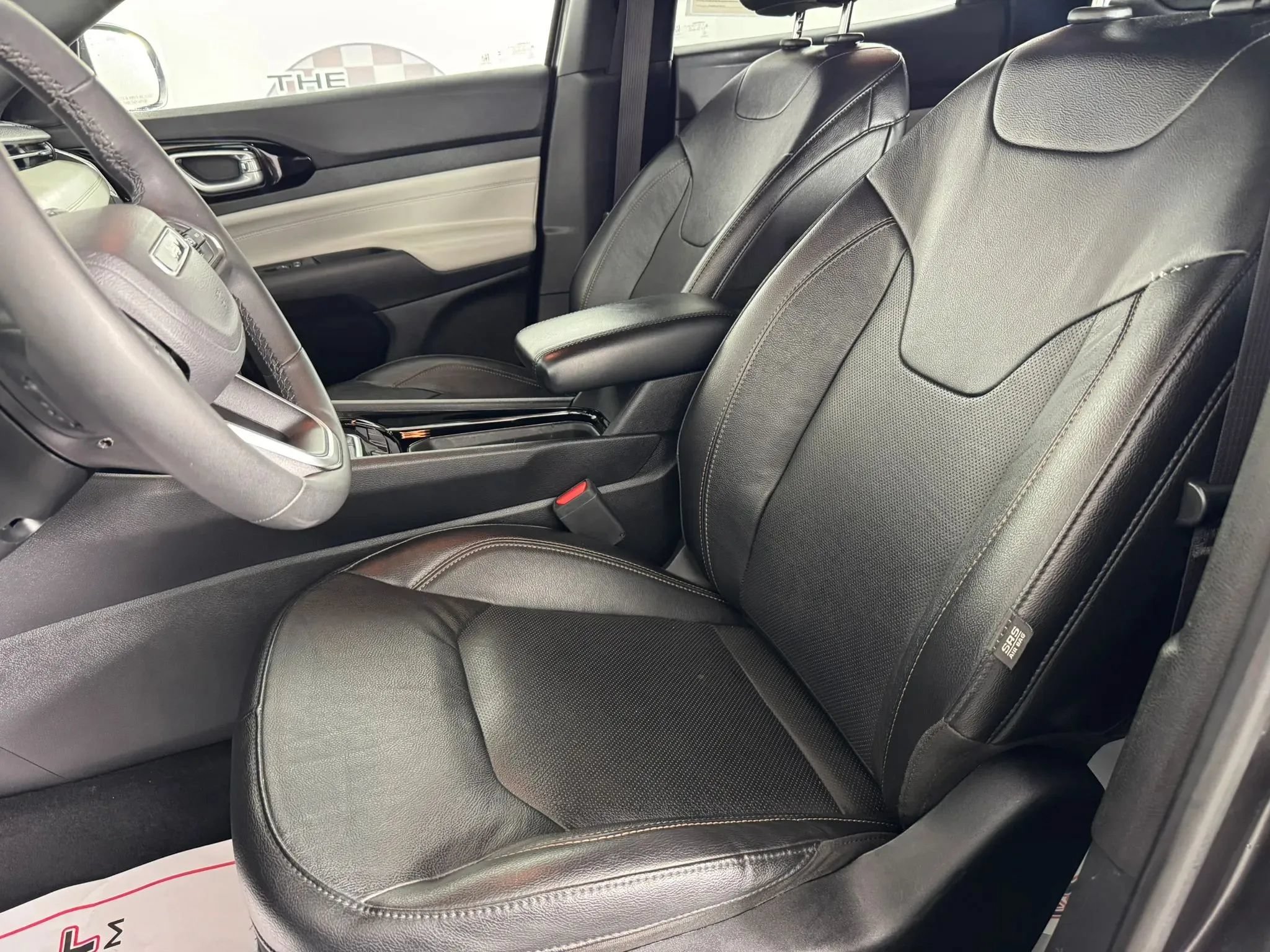 Used 2023 Jeep Compass Limited AWD/4WD image 31