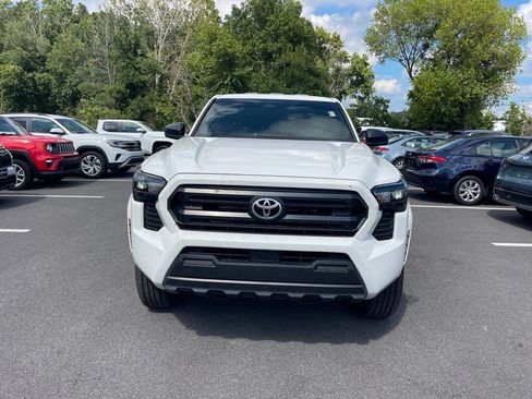 Used 2024 Toyota Tacoma SR AWD/4WD image 8