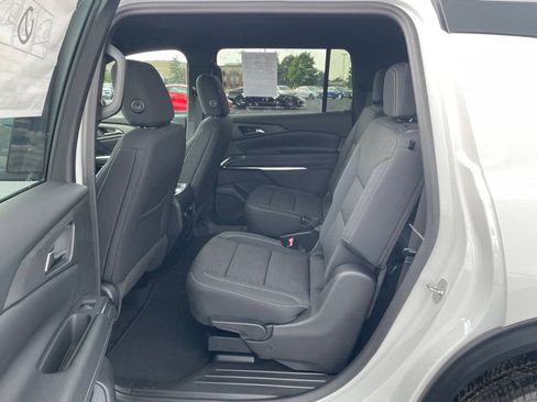 Used 2026 Chevrolet Traverse LT AWD/4WD image 11