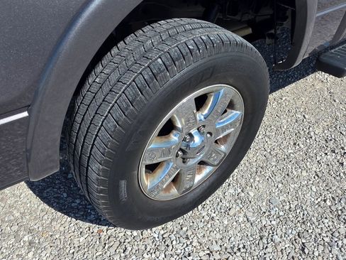 Used 2014 Ford F150 Lariat w/ Lariat Chrome Package image 27