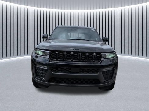 New 2026 Jeep Grand Cherokee L Limited w/ Limited Altitude Package AWD/4WD image 18