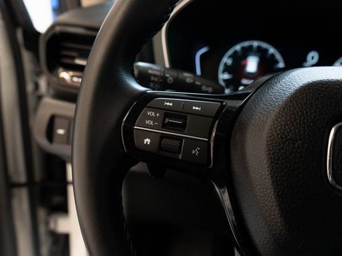 Used 2025 Honda Pilot EX-L image 23