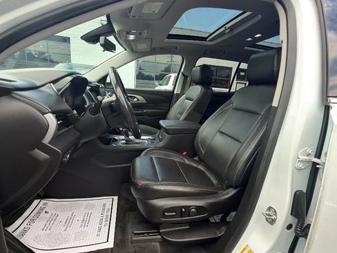 Used 2019 Chevrolet Traverse LT w/ LT Premium Package AWD/4WD image 16