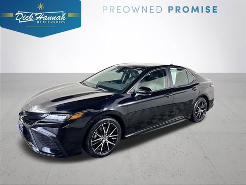Used 2024 Toyota Camry SE image 1