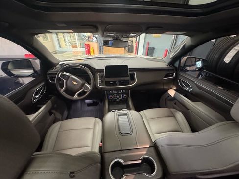 Used 2022 Chevrolet Tahoe LT w/ LT Signature Plus Package image 16