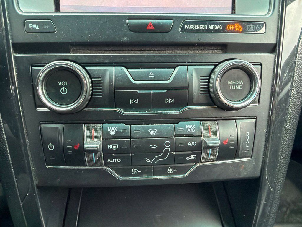 Used 2016 Ford Explorer XLT w/ Equipment Group 202A AWD/4WD image 20