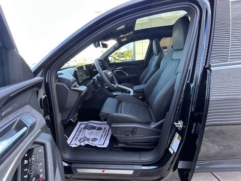 Used 2025 Audi SQ5 Premium Plus w/ Premium Plus Package image 17