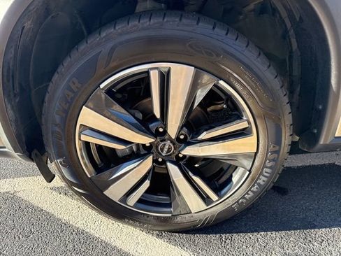 Used 2024 Nissan Rogue SL image 9