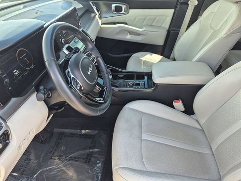Used 2023 Kia Sorento AWD image 11