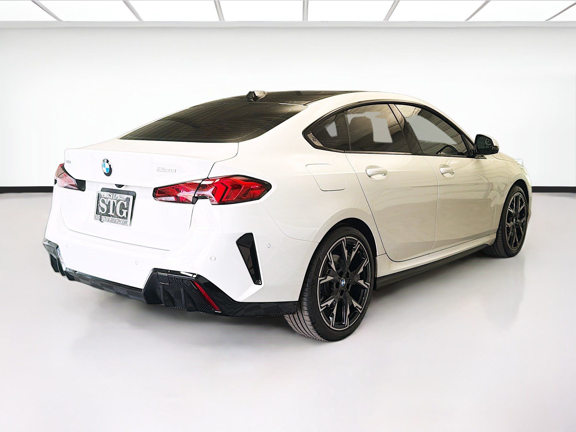 Used 2025 BMW 228i xDrive w/ Premium Package AWD/4WD image 4