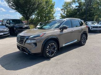 Used 2024 Nissan Rogue Platinum FWD video 3