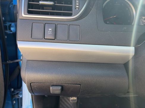 Used 2017 Toyota Camry SE image 11