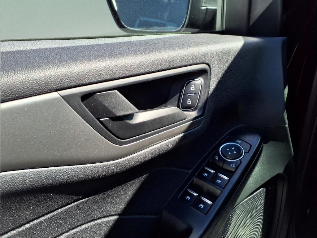 Used 2023 Ford Escape Active AWD/4WD image 17