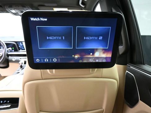 Used 2023 Cadillac Escalade Premium Luxury AWD/4WD image 32