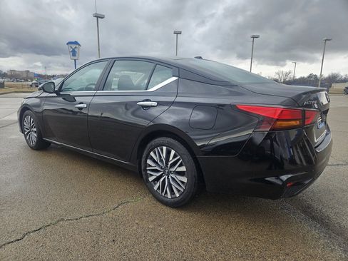 Used 2025 Nissan Altima 2.5 SV image 7