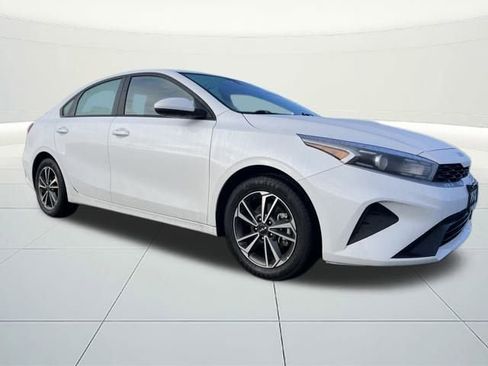 Used 2023 Kia Forte LXS image 7