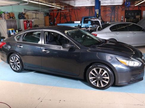 Used 2017 Nissan Altima 2.5 SV image 8