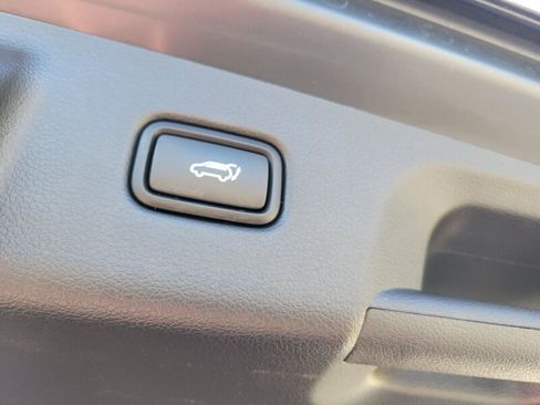 Used 2023 Hyundai Palisade Limited w/ Cargo Package image 9