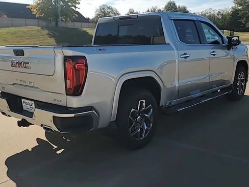 Used 2022 GMC Sierra 1500 SLT w/ SLT Premium Plus Package AWD/4WD image 8