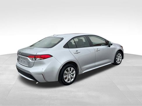 Used 2020 Toyota Corolla LE FWD image 7