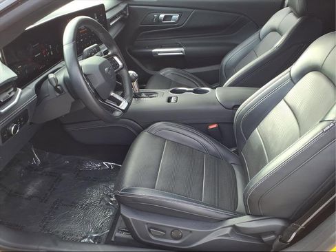 Used 2024 Ford Mustang Premium image 13