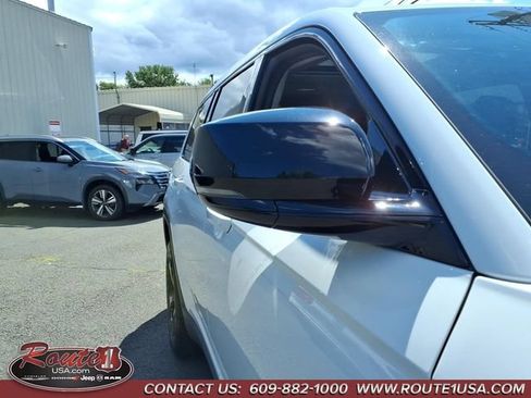 Used 2023 Jeep Grand Cherokee L Limited w/ Black Appearance Package AWD/4WD image 11