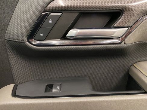 Used 2024 Chevrolet Silverado 1500 ZR2 w/ Technology Package image 20