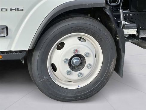 New 2024 Chevrolet Low Cab Forward RWD image 9