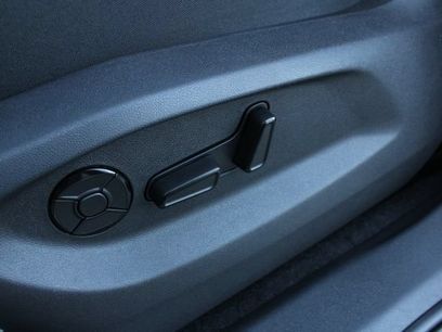 New 2026 Volkswagen Tiguan SE