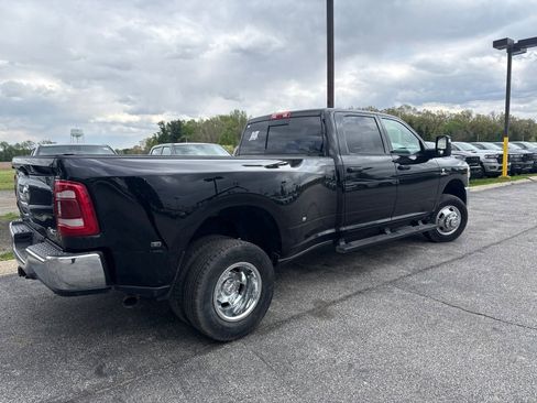 Used 2024 RAM 3500 Tradesman w/ Chrome Appearance Group AWD/4WD image 7