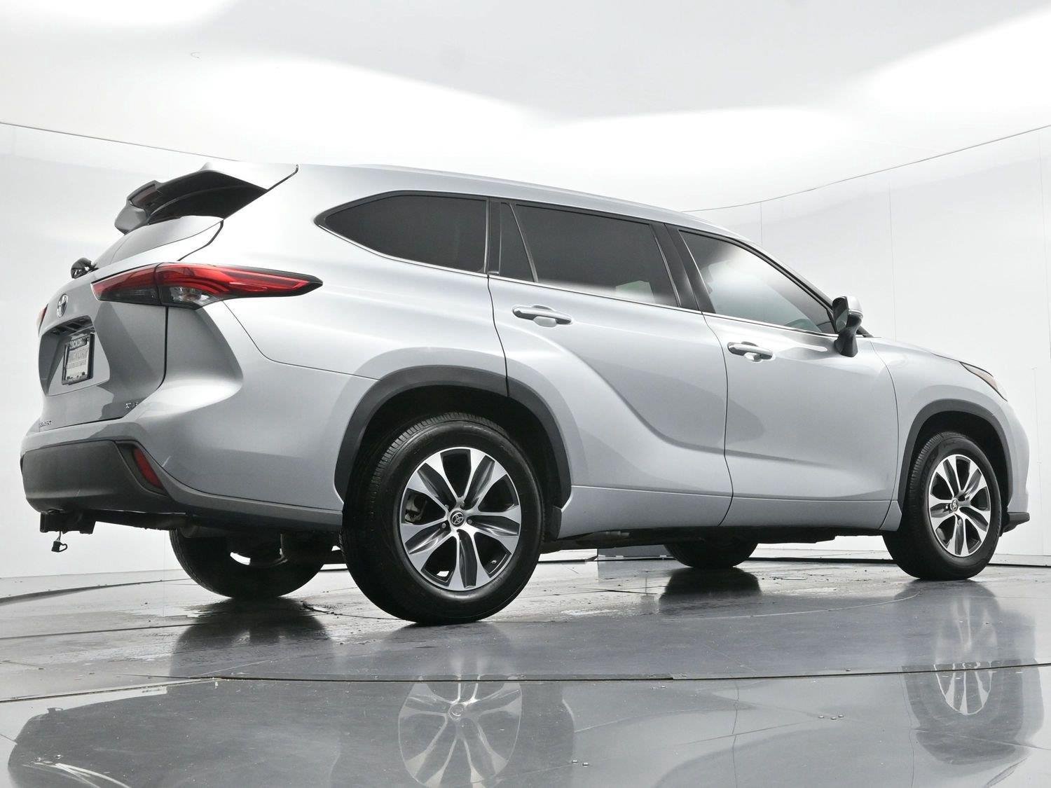 Used 2022 Toyota Highlander XLE FWD image 56