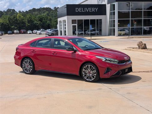 Used 2022 Kia Forte GT w/ GT Technology Package FWD image 10