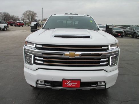 Used 2023 Chevrolet Silverado 2500 High Country image 11