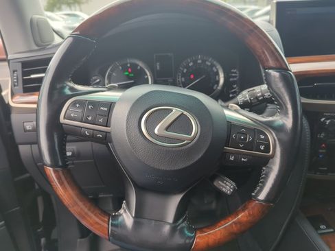 Used 2016 Lexus LX 570 4WD w/ Luxury Package image 21