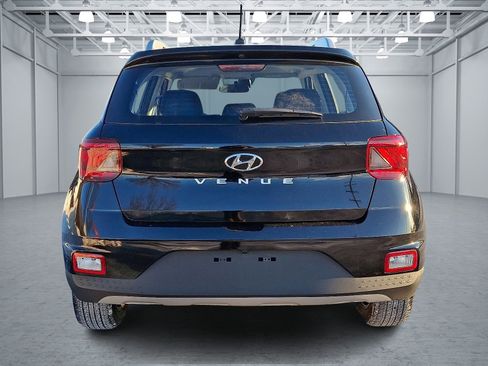Used 2025 Hyundai Venue SEL image 5