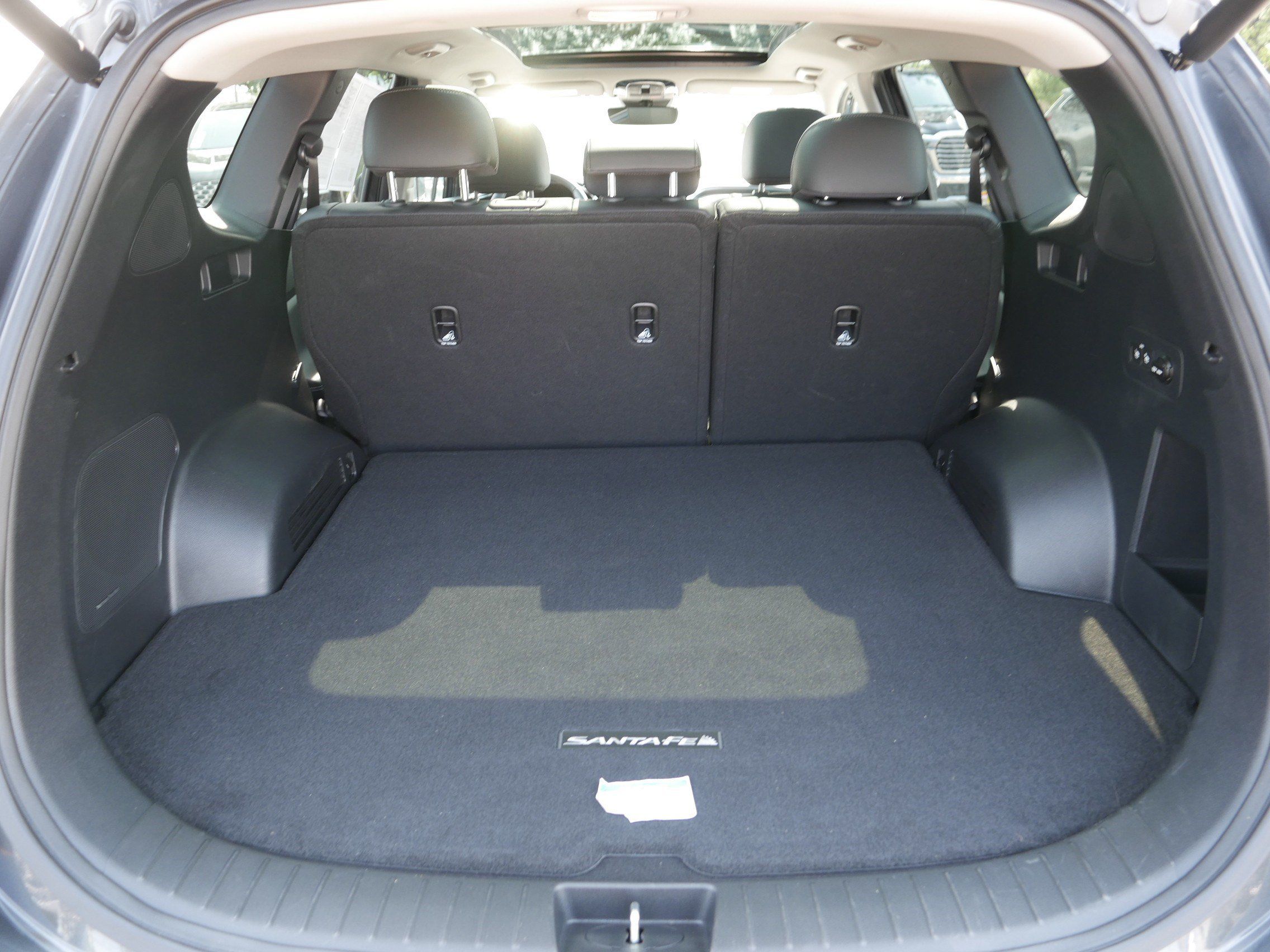 Certified 2023 Hyundai Santa Fe SEL w/ Premium Package AWD/4WD image 18