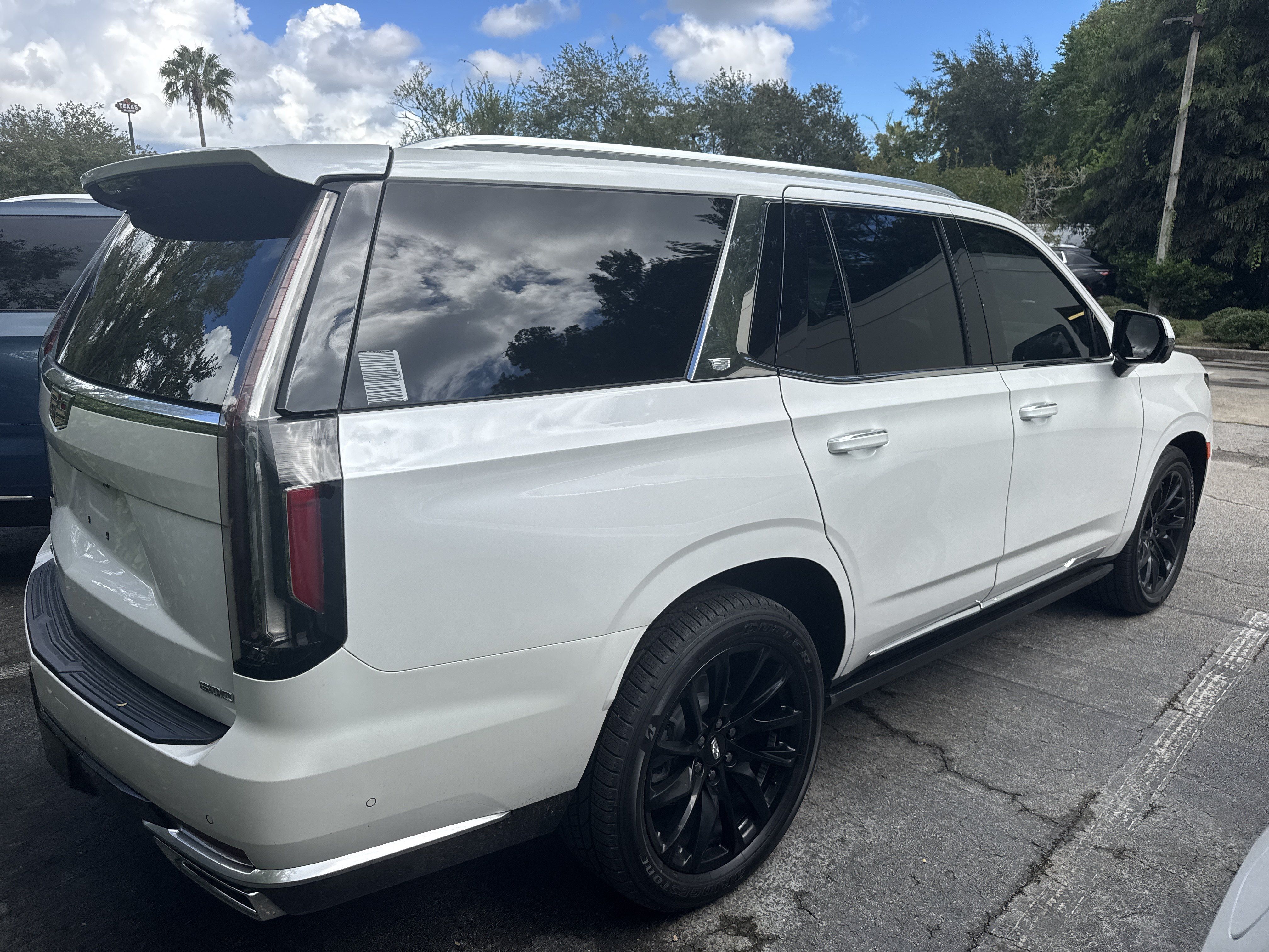 Used 2023 Cadillac Escalade Premium Luxury w/ Performance Package AWD/4WD image 3