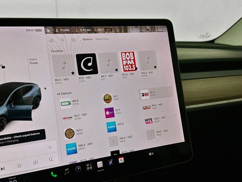 Used 2021 Tesla Model Y Long Range AWD/4WD image 19