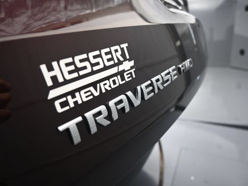 Used 2023 Chevrolet Traverse LT AWD/4WD image 39