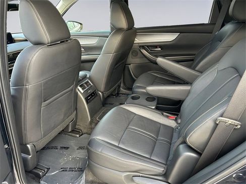 Used 2024 MAZDA CX-90 3.3 Turbo w/ Premium Package image 13