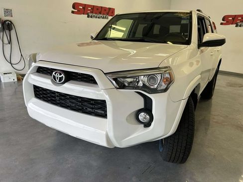 Used 2019 Toyota 4Runner SR5 AWD/4WD image 7