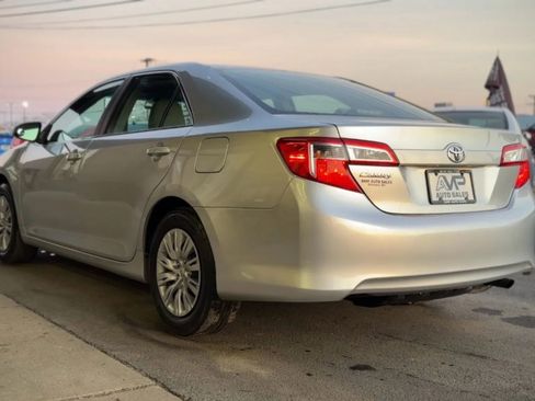 Used 2013 Toyota Camry L image 4