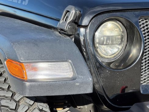 Used 2022 Jeep Wrangler Willys image 7