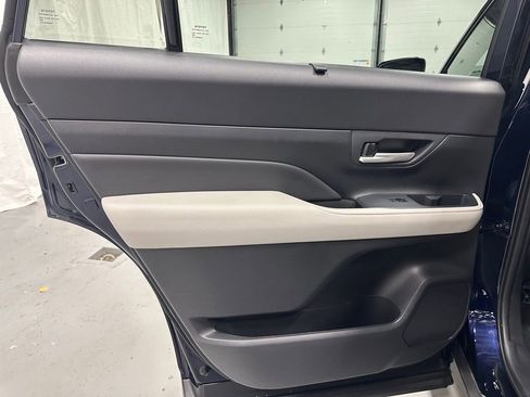 Used 2025 Toyota Grand Highlander AWD image 42