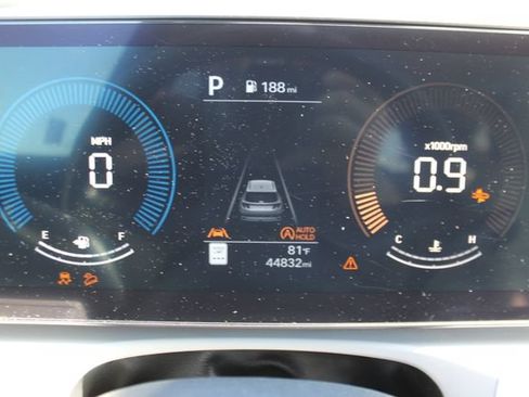 Used 2025 Hyundai Tucson SEL FWD image 16