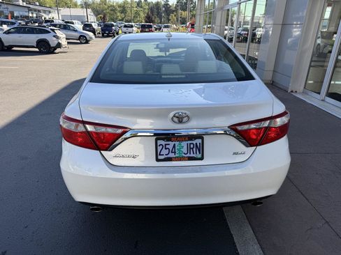 Used 2017 Toyota Camry XLE FWD image 4